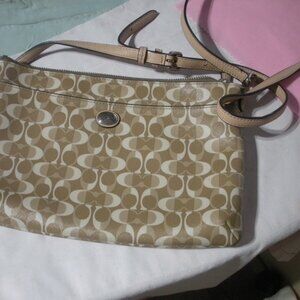 Coach Peyton Dream Eastwest Swingpack Crossbody